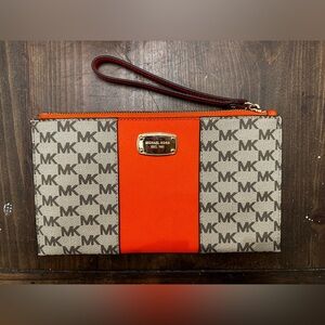 Women’s Michael Kors MK Orange And Tan Wristlet Clutch Money Cards Coins